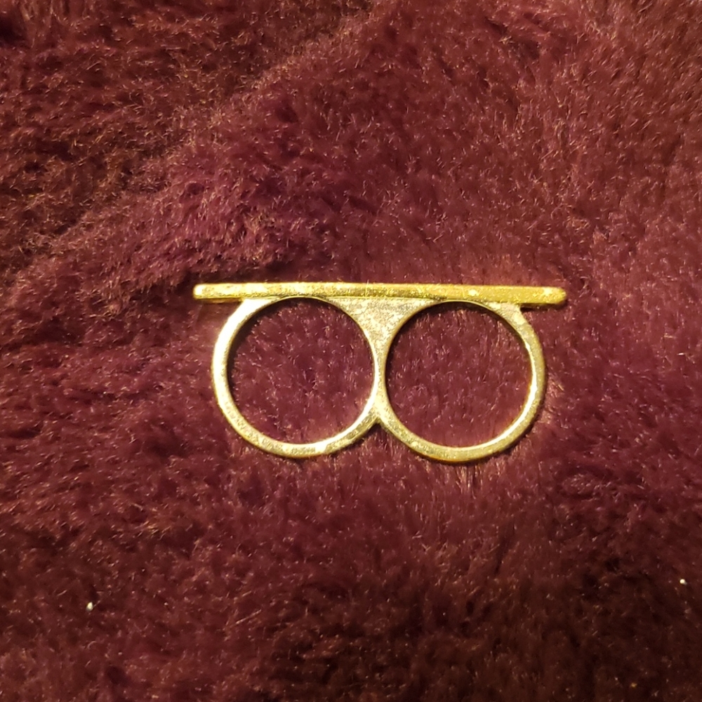 COPY - Gold bar ring.